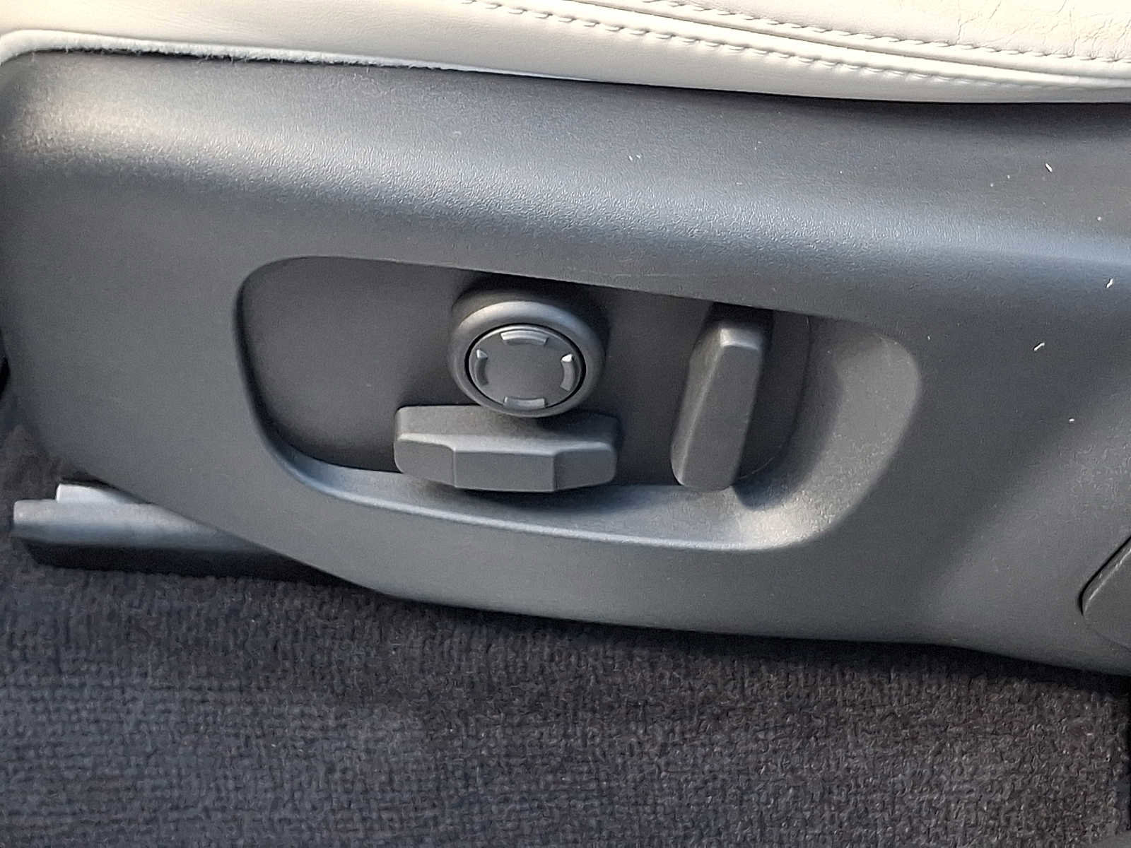 Used 2021 Land Rover Range Rover Sport HSE Silver Edition image 11