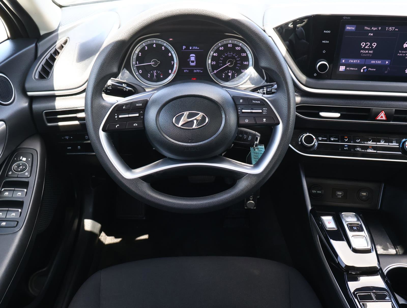 Used 2023 Hyundai Sonata SE w/ Preferred Accessory Package image 8