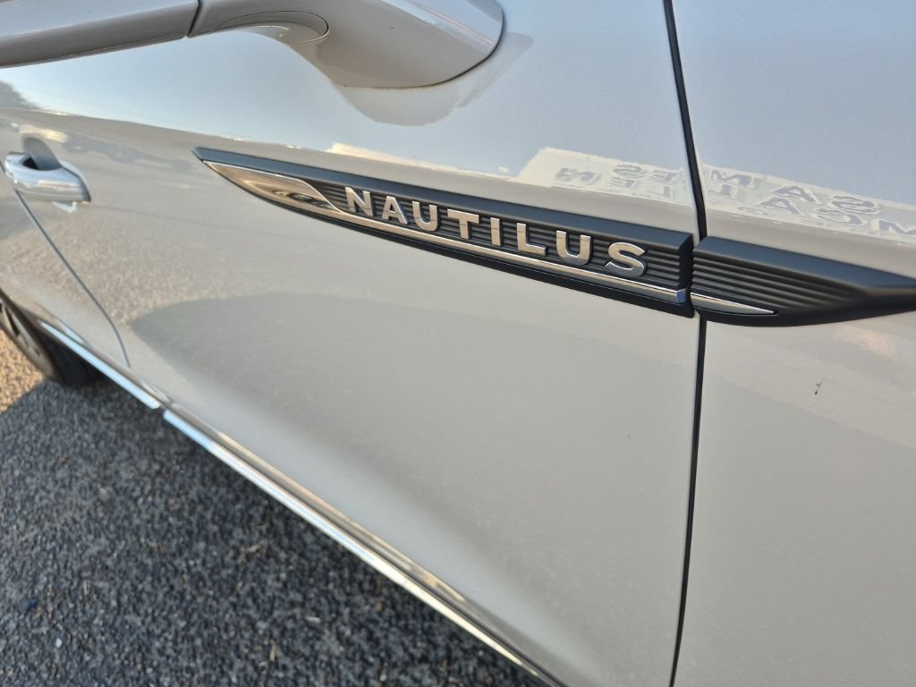 Used 2023 Lincoln Nautilus AWD w/ Premium Package image 15