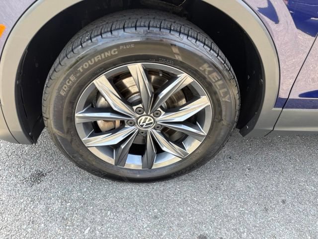 Used 2022 Volkswagen Tiguan SE AWD/4WD image 13