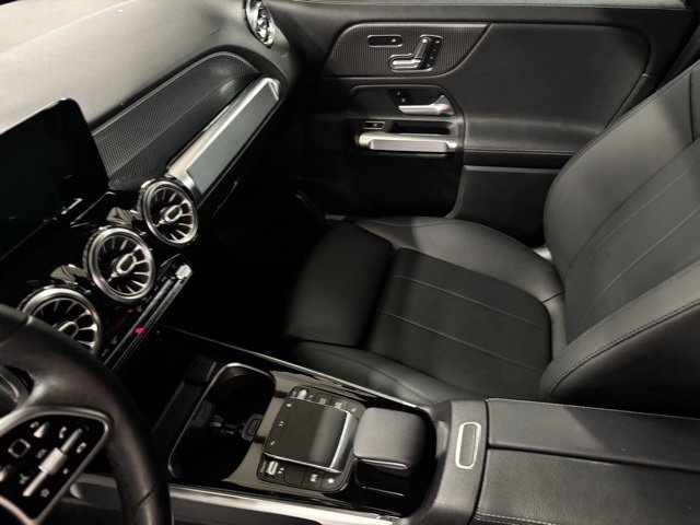 Used 2021 Mercedes-Benz GLB 250 image 17