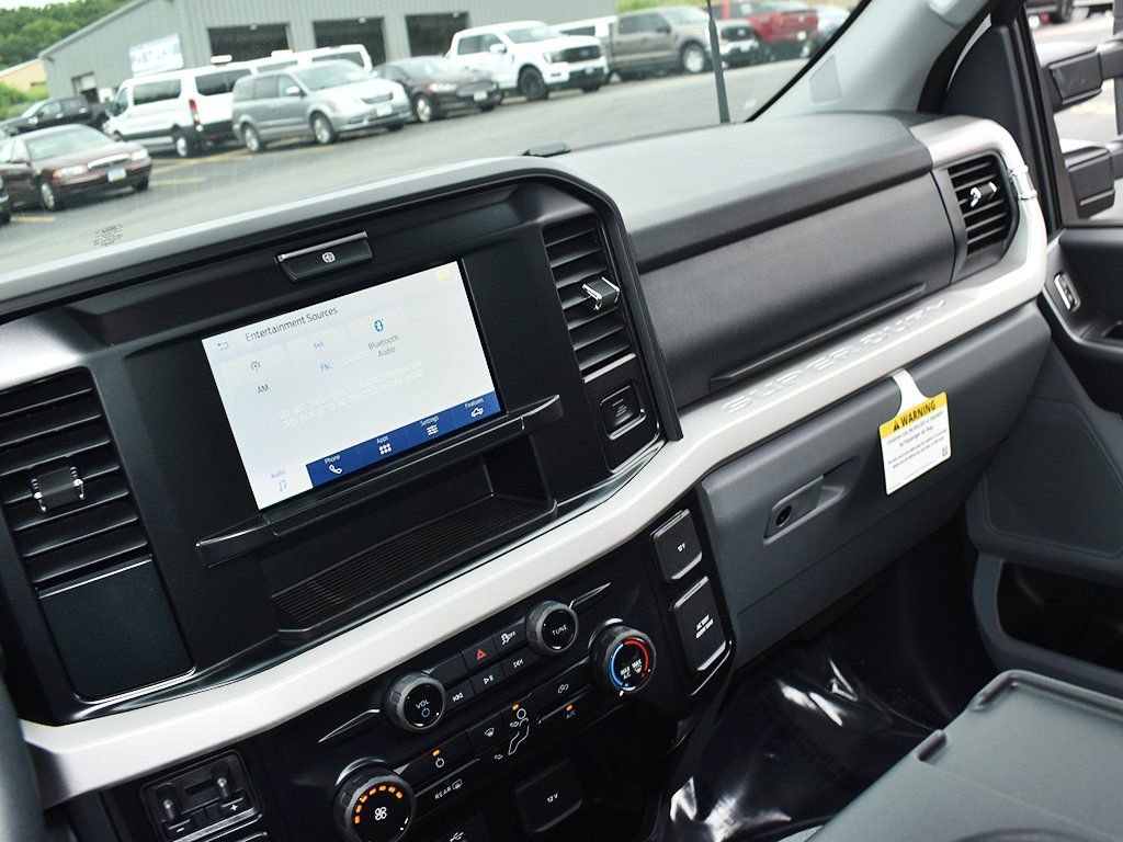 New 2025 Ford F350 XLT image 17