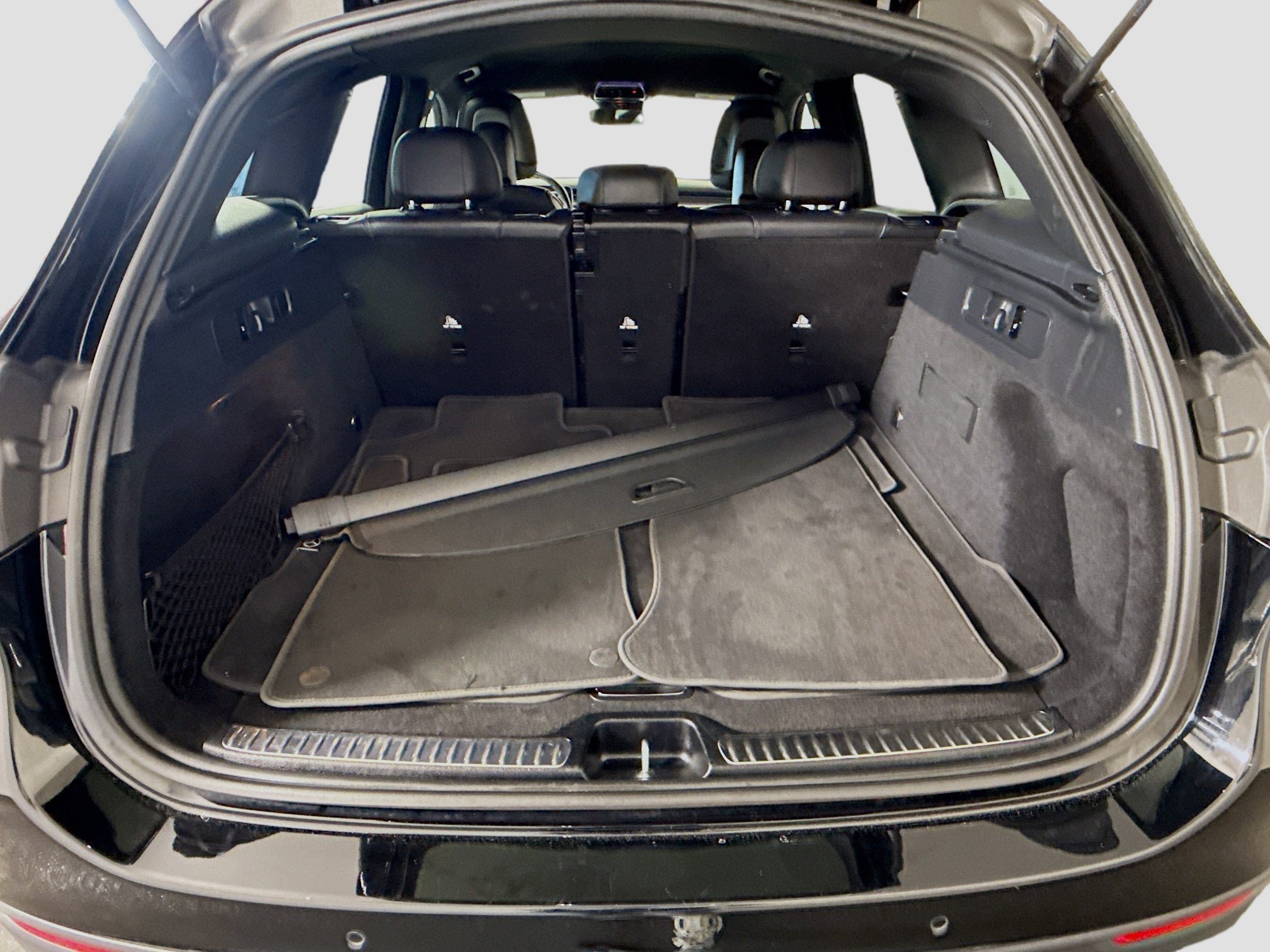 Used 2024 Mercedes-Benz GLC 300 4MATIC image 35