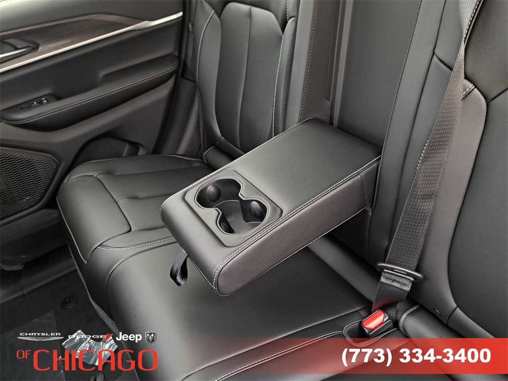 New 2025 Jeep Grand Cherokee Limited image 12