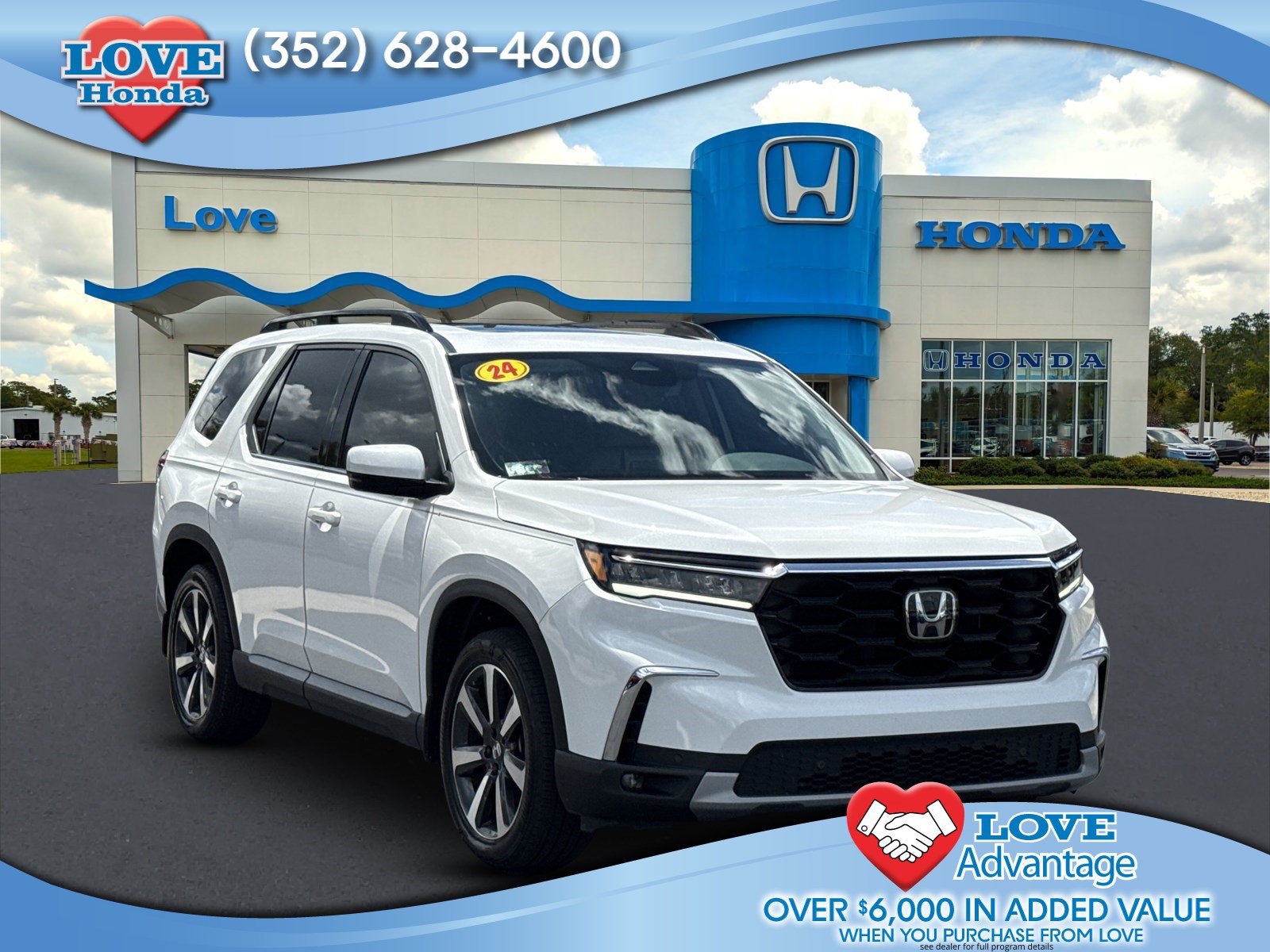 Certified 2024 Honda Pilot Touring image 1