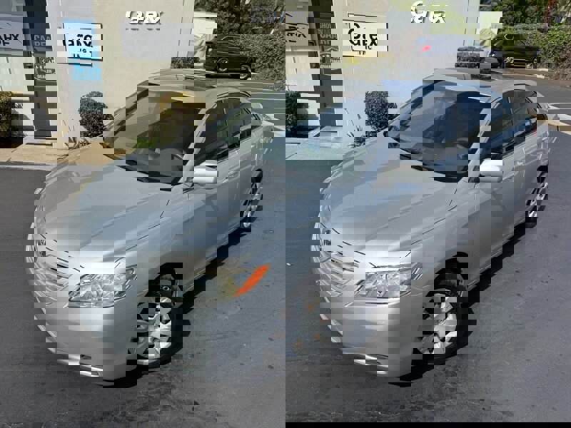Used 2007 Toyota Camry LE FWD image 2