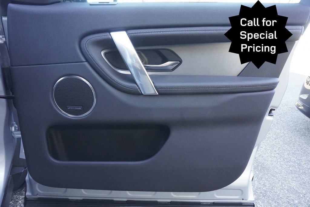 New 2025 Land Rover Discovery Sport Dynamic SE image 20