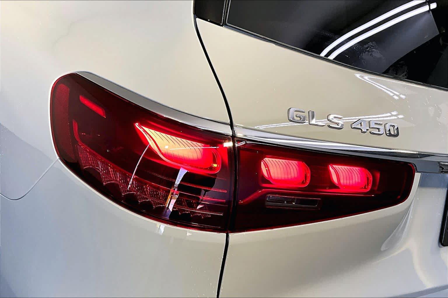 New 2026 Mercedes-Benz GLS 450 4MATIC image 5