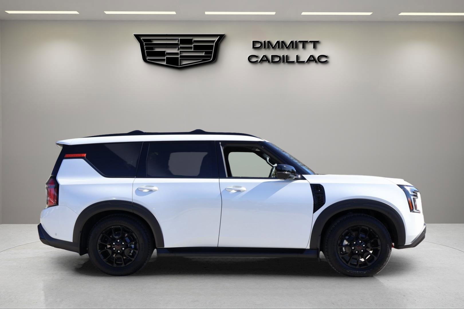 Used 2025 Nissan Armada PRO-4X w/ Pro-4X Premium Package image 6