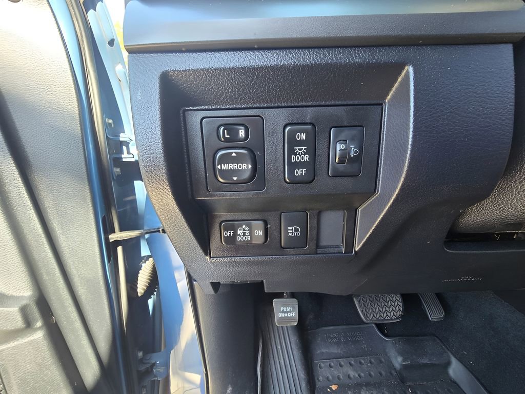 Used 2019 Toyota Tundra SR5 w/ SR5 Upgrade Package RWD image 39