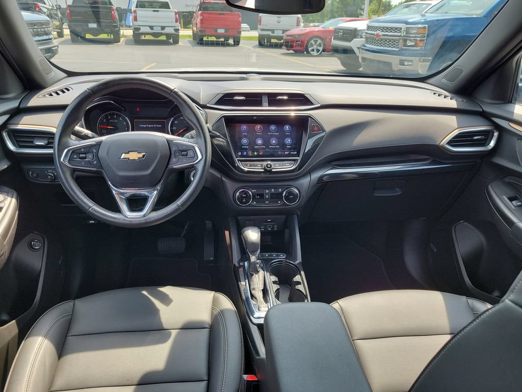 Used 2023 Chevrolet TrailBlazer ACTIV w/ Sun and Liftgate Package FWD image 13