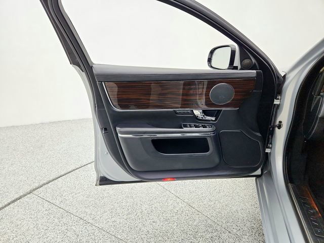 Used 2012 Jaguar XJ L image 24