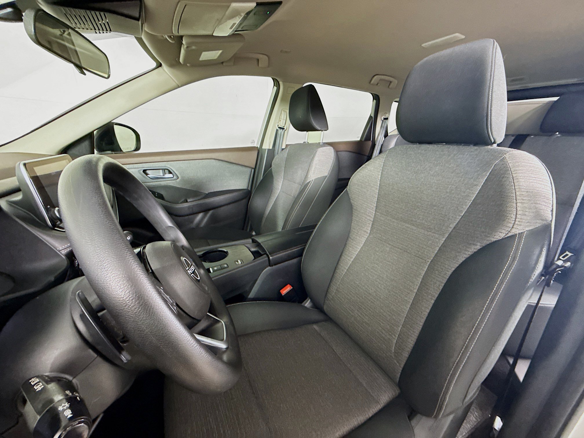 Used 2023 Nissan Rogue SV FWD image 24