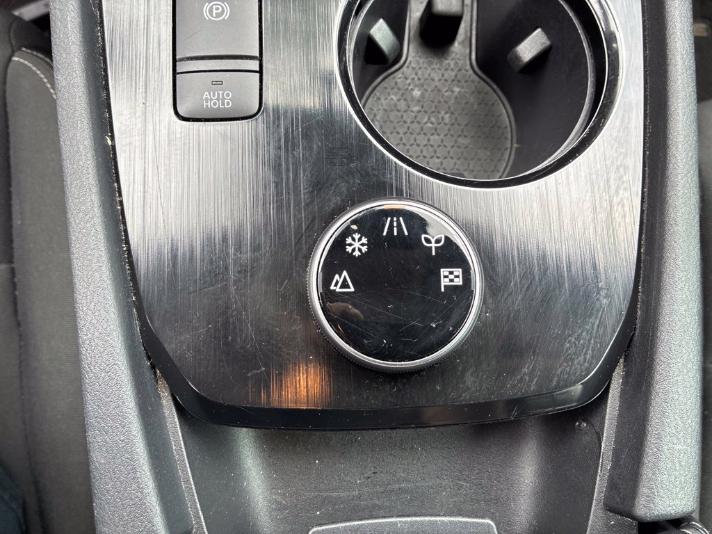Used 2024 Nissan Rogue S AWD/4WD image 23