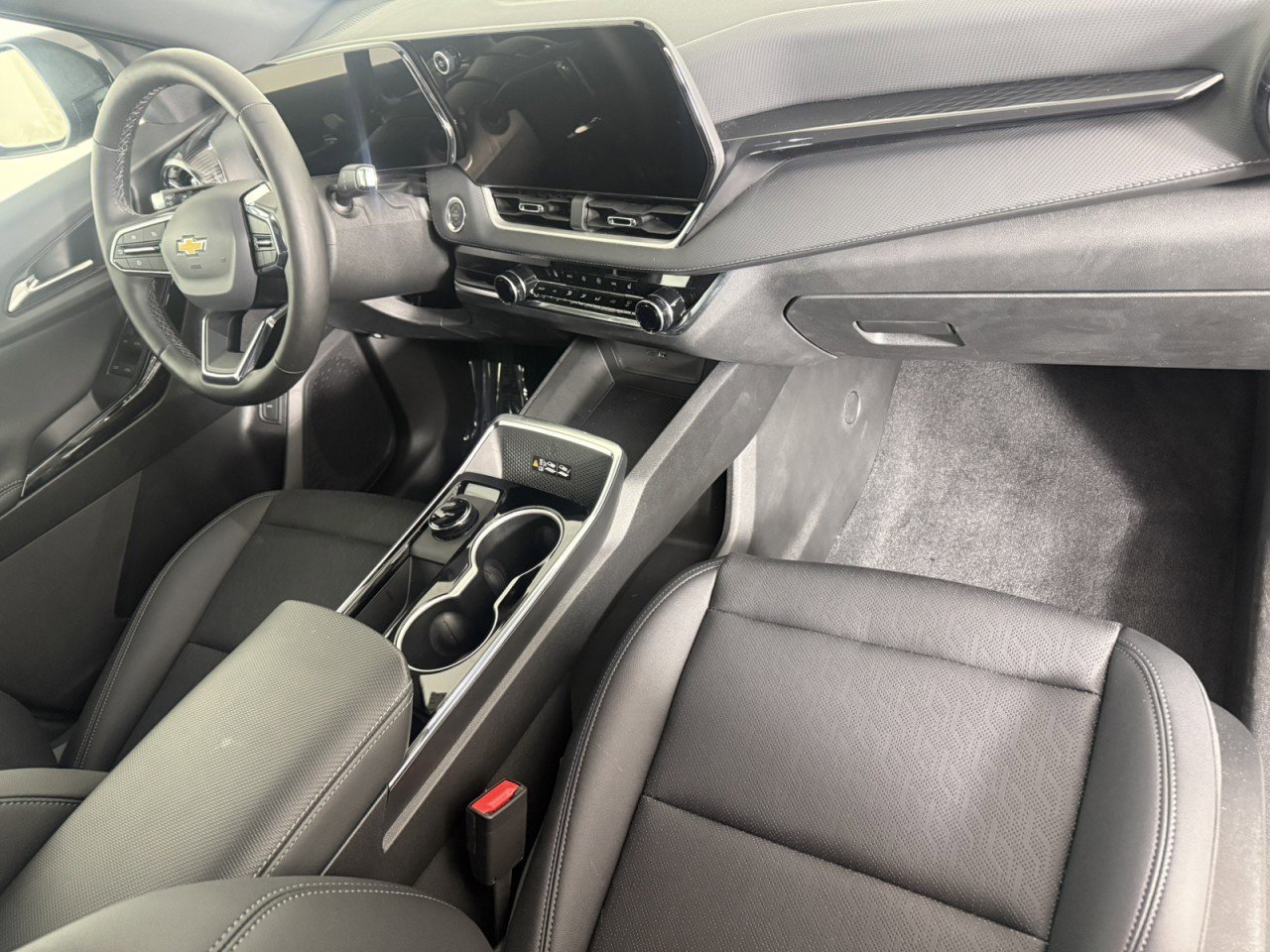 Used 2026 Chevrolet Equinox LT w/ Convenience Package II image 11