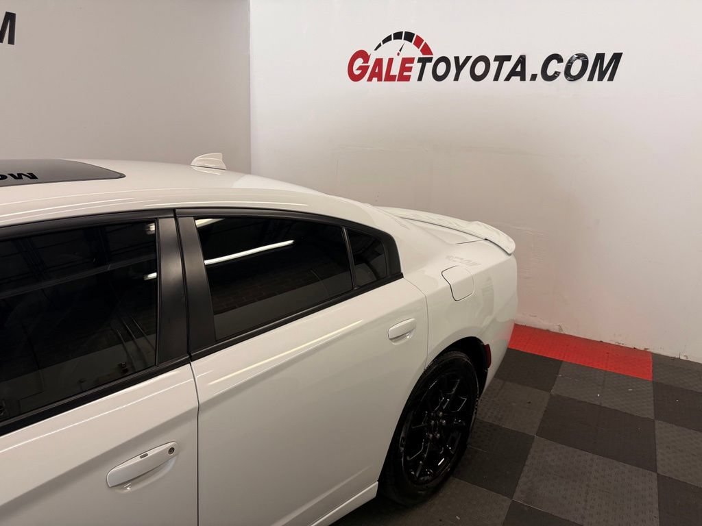 Used 2016 Dodge Charger SXT w/ AWD Plus Group image 7