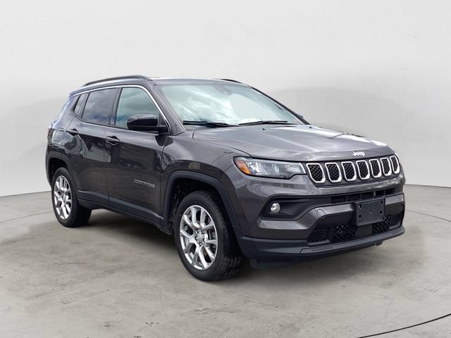 Certified 2024 Jeep Compass Latitude AWD/4WD image 7