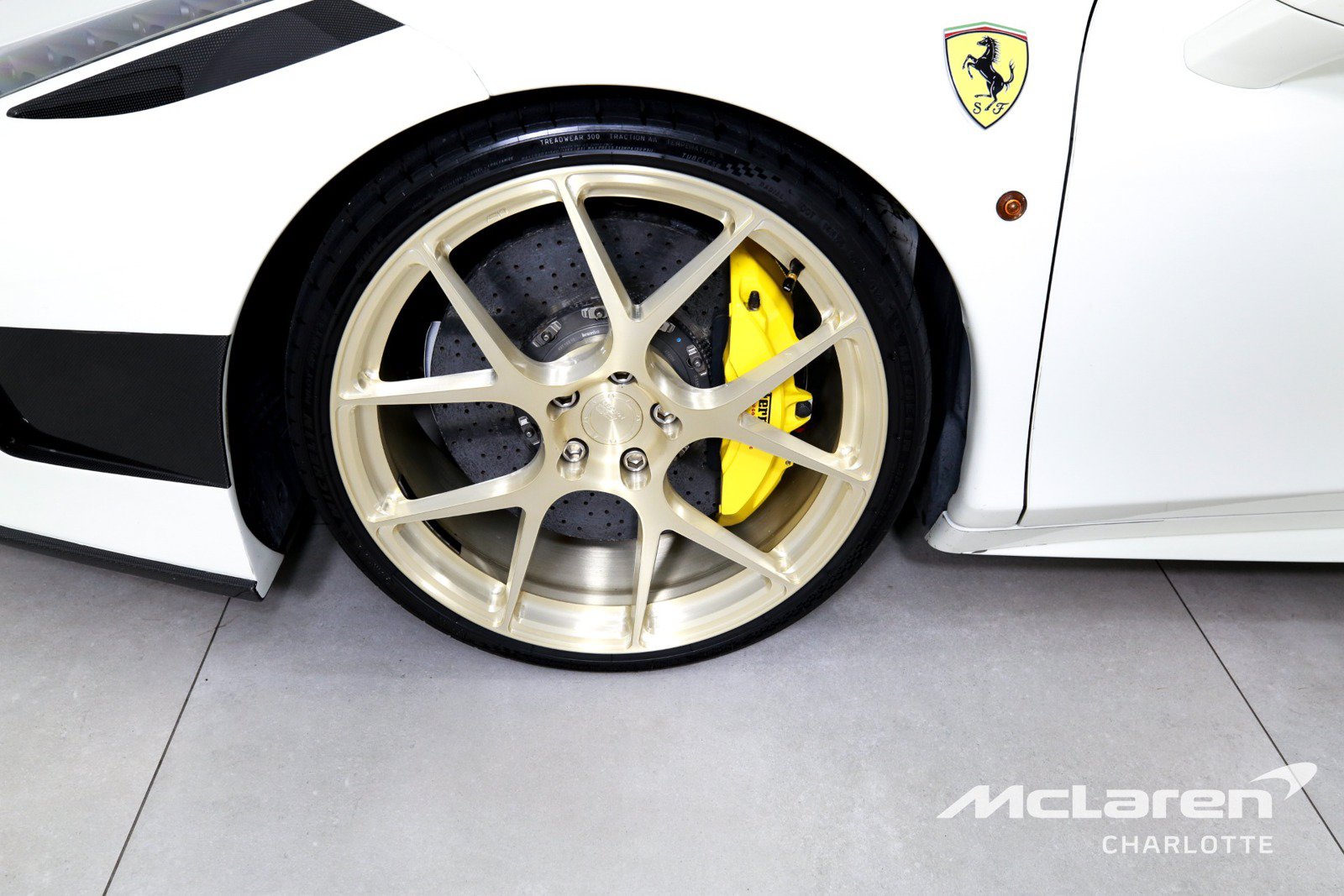 Used 2014 Ferrari 458 Spider RWD image 31