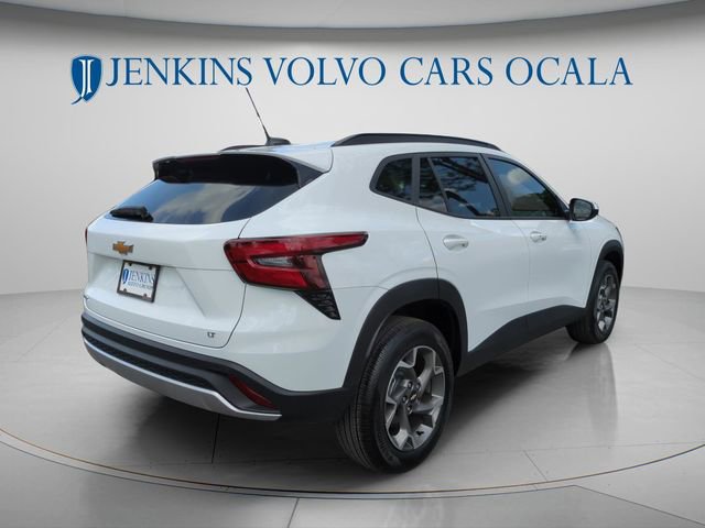 Used 2025 Chevrolet Trax LT w/ Driver Confidence Package image 3