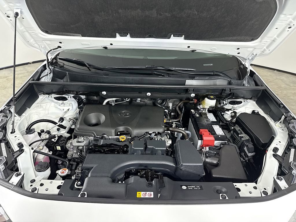 Certified 2024 Toyota RAV4 LE AWD/4WD image 31