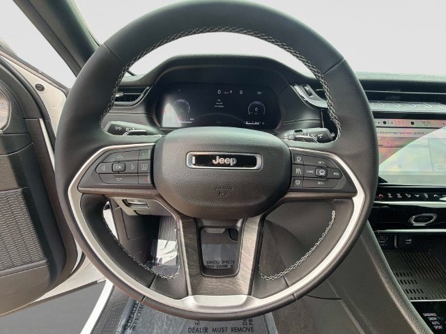 New 2026 Jeep Grand Cherokee Altitude AWD/4WD image 27