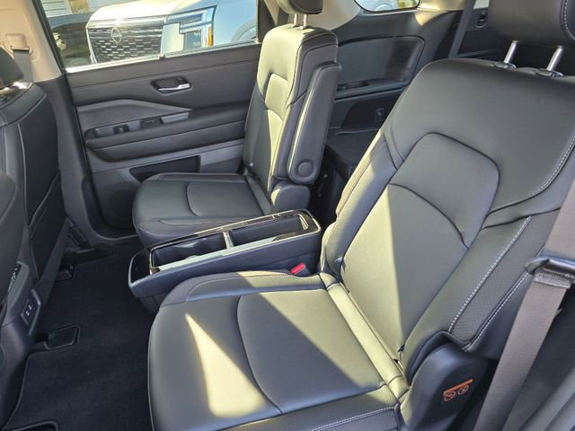 New 2026 Nissan Pathfinder SL image 14