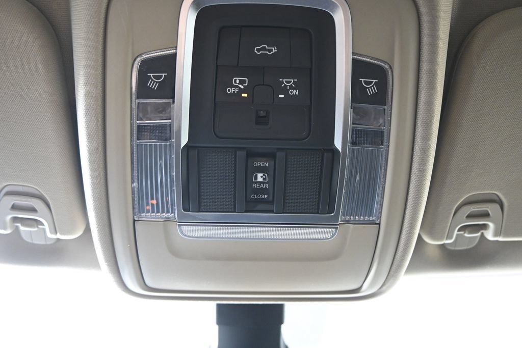 Used 2019 RAM 1500 Laramie AWD/4WD image 36
