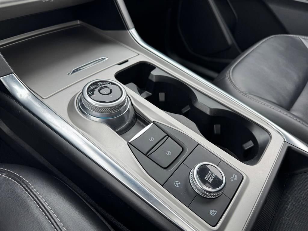 Used 2022 Ford Explorer XLT w/ Equipment Group 202A image 22