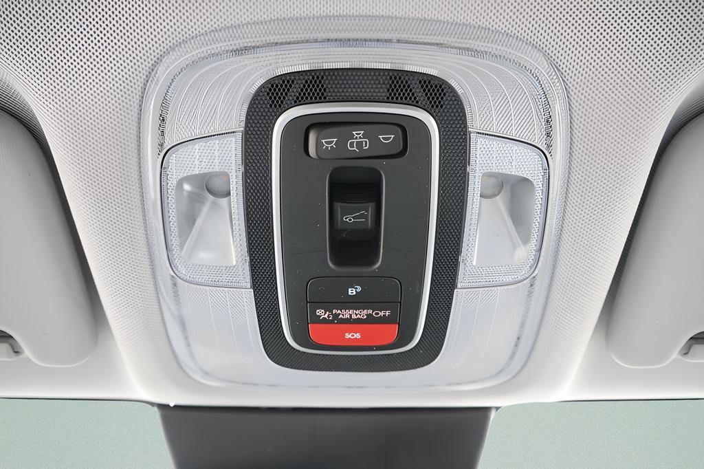 Certified 2024 Hyundai Kona Limited FWD image 19