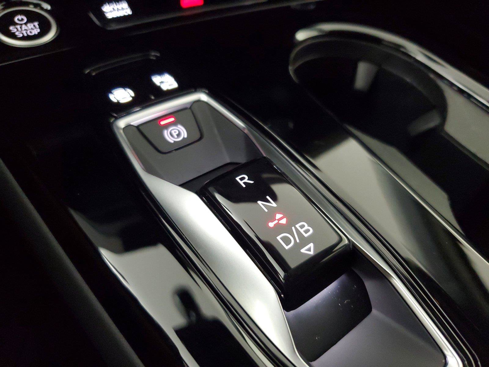 Certified 2025 Audi Q6 e-tron Premium Plus w/ Premium Plus AWD/4WD image 32