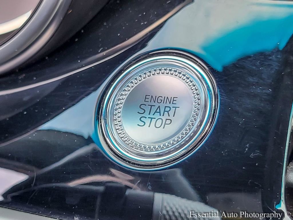 Used 2024 Genesis G70 2.5T image 18