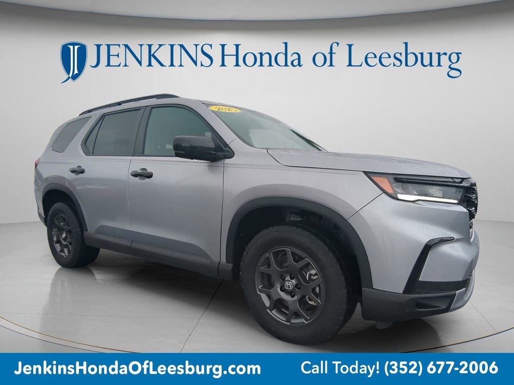 Used 2025 Honda Pilot TrailSport