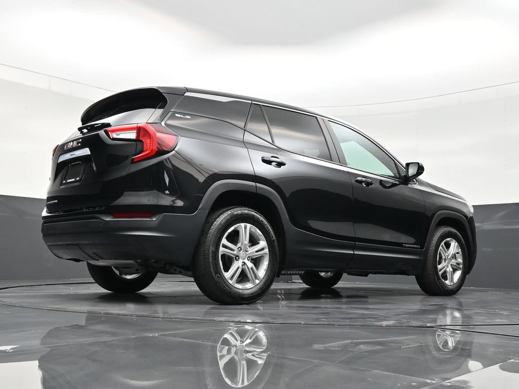 Used 2024 GMC Terrain SLE w/ Driver Convenience Package FWD image 21