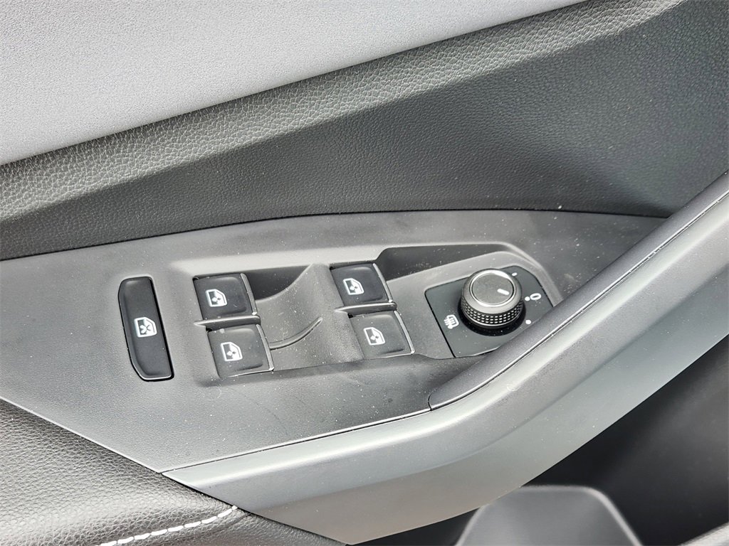 New 2025 Volkswagen Jetta SE image 4