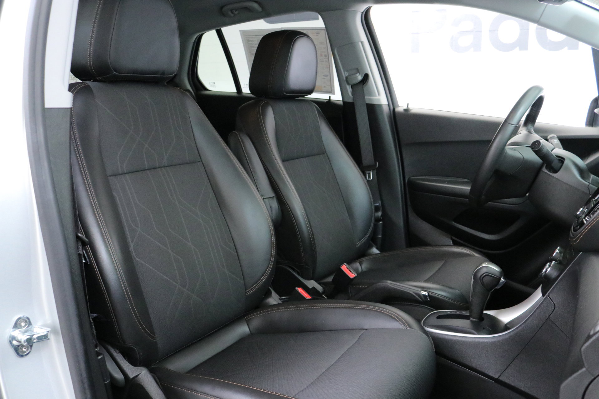 Used 2022 Chevrolet Trax LT w/ LT Convenience Package image 28