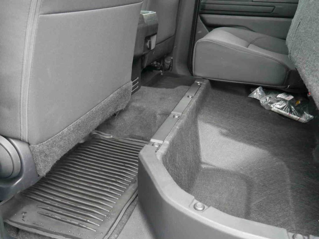 Used 2025 Toyota Tacoma SR5 image 16