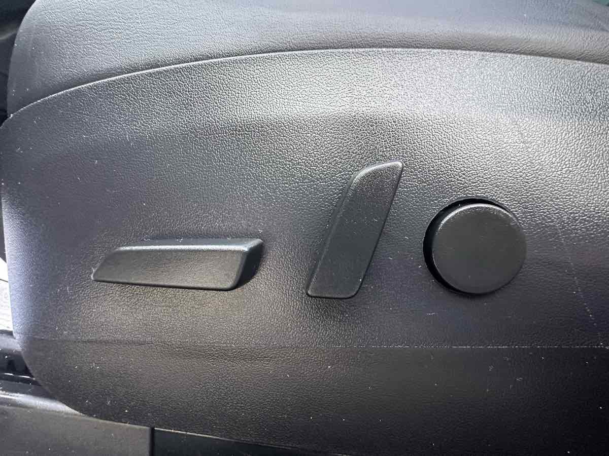 Used 2020 Tesla Model Y Performance AWD/4WD image 12