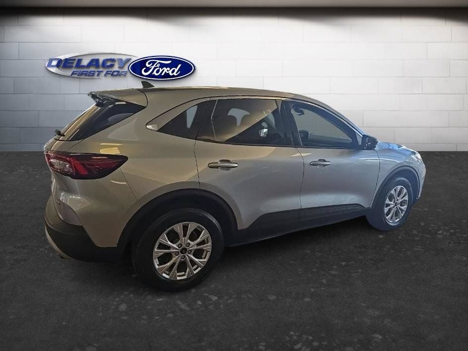 Used 2023 Ford Escape Active AWD/4WD image 7