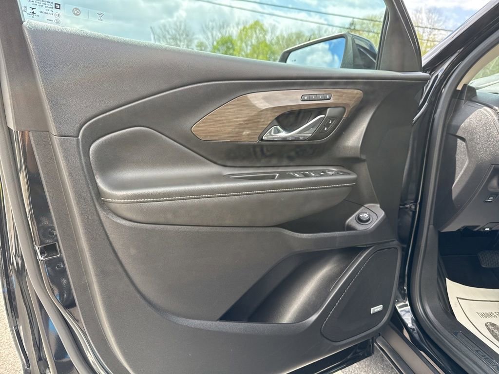 Used 2023 GMC Terrain Denali w/ Black Diamond Edition image 20