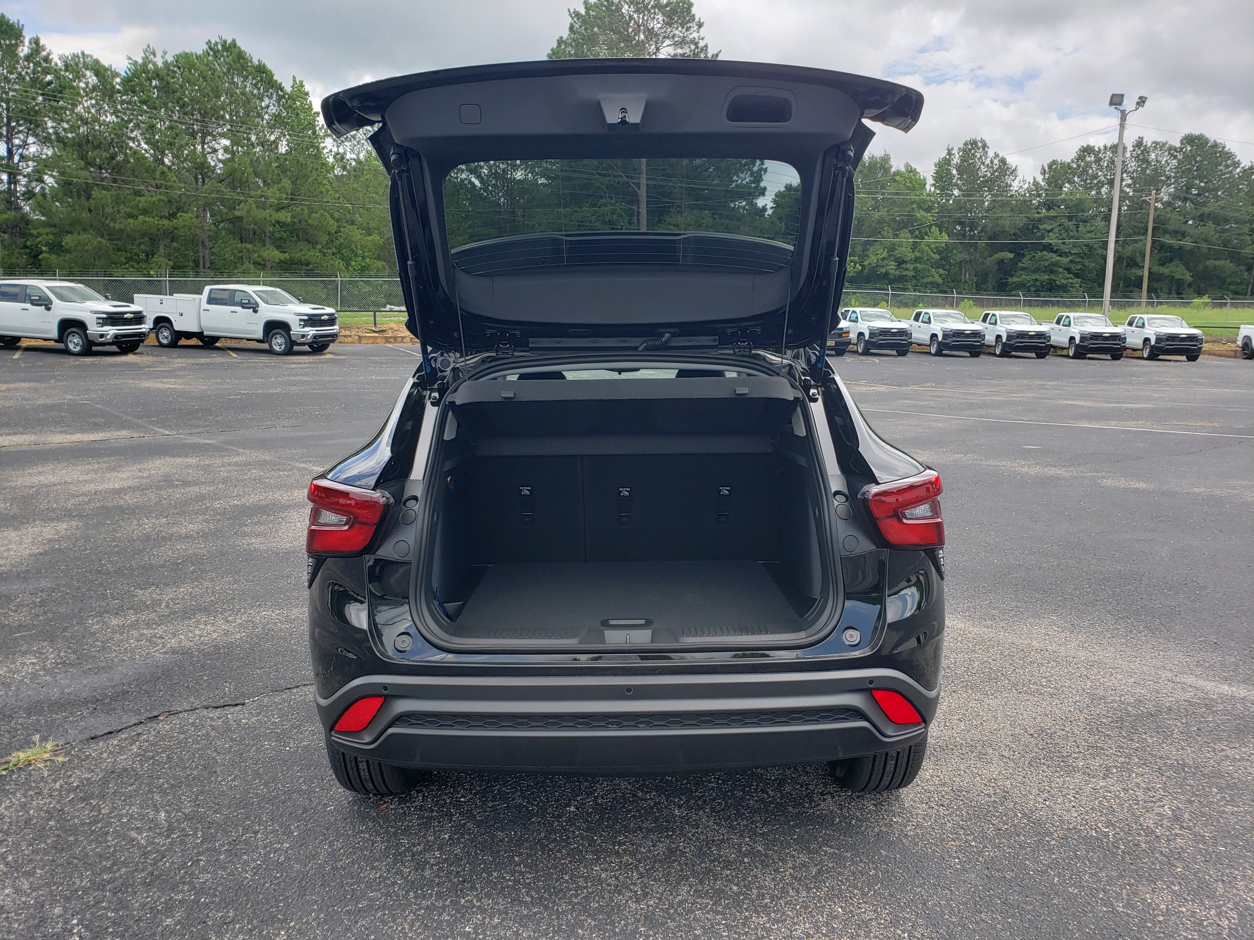 New 2026 Chevrolet Trax LT w/ Driver Confidence Package FWD image 9