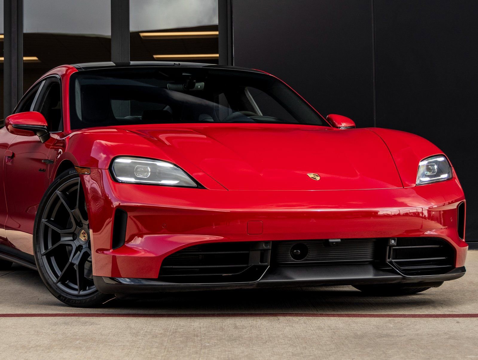 Used 2025 Porsche Taycan GTS image 9