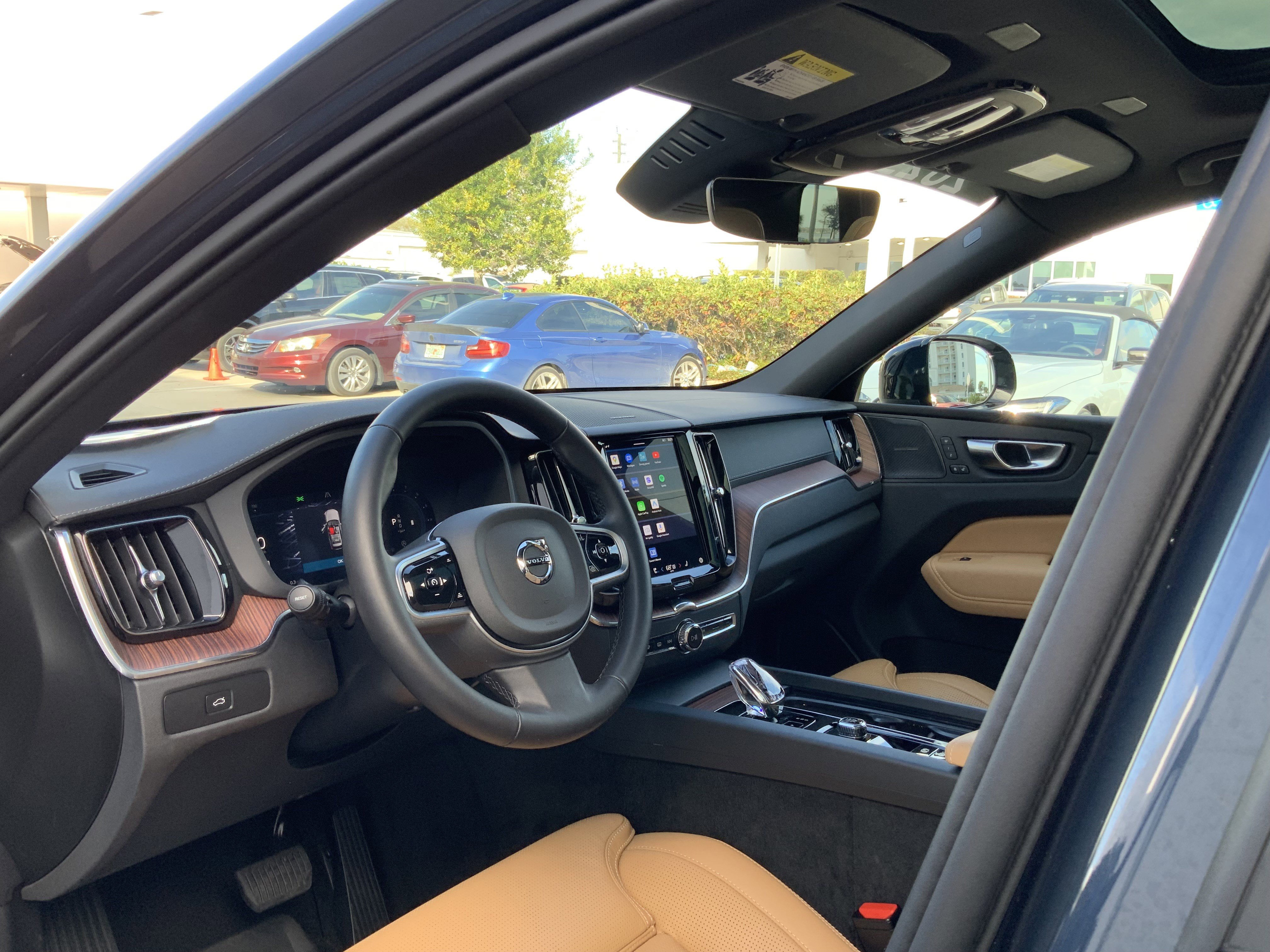 Used 2025 Volvo XC60 B5 Ultra w/ Protection Package Premier image 9