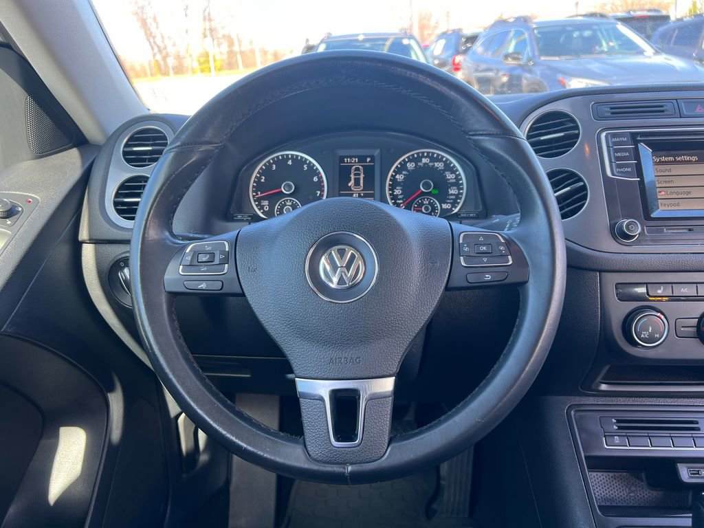 Used 2016 Volkswagen Tiguan S image 23