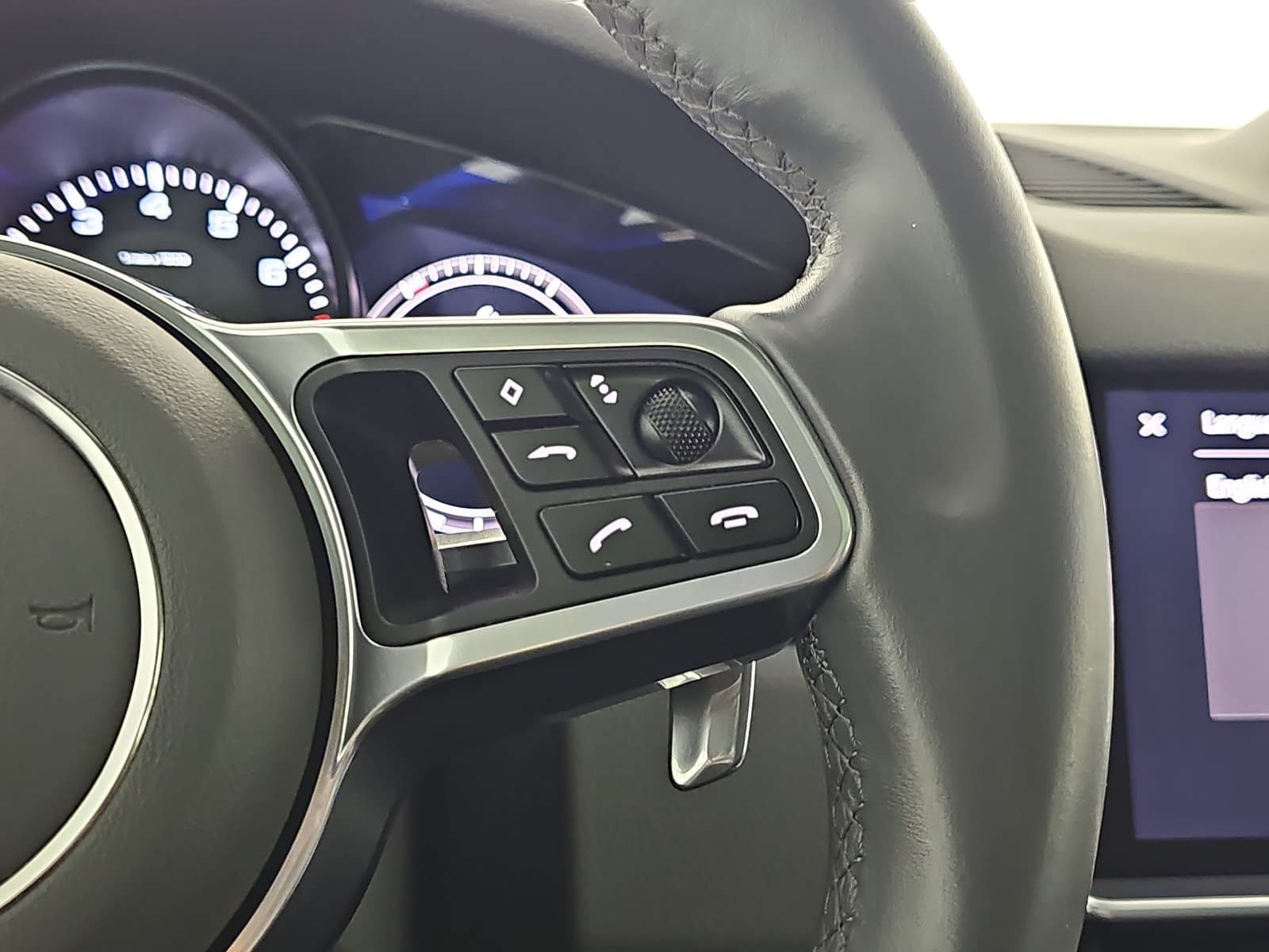 Used 2023 Porsche Cayenne Platinum Edition AWD/4WD image 18