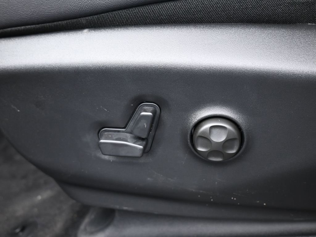 New 2026 Chrysler Pacifica Select image 12