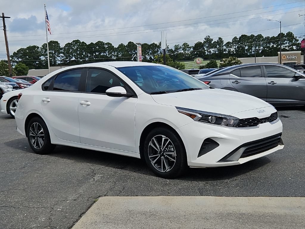 Used 2024 Kia Forte LXS w/ LXS Technology Package FWD image 1