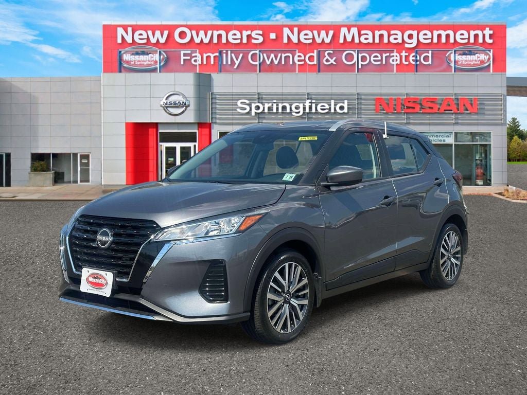 Used 2023 Nissan Kicks SV FWD image 2