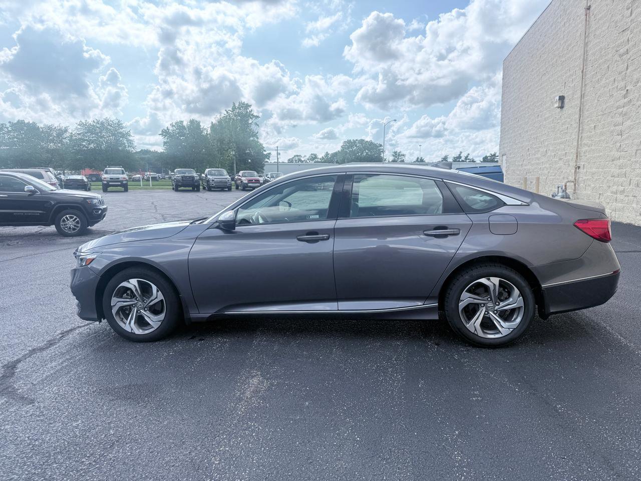 Used 2018 Honda Accord EX-L image 2