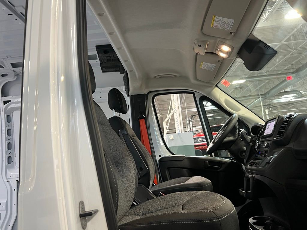 Used 2025 RAM ProMaster 2500 w/ Convenience Group image 27