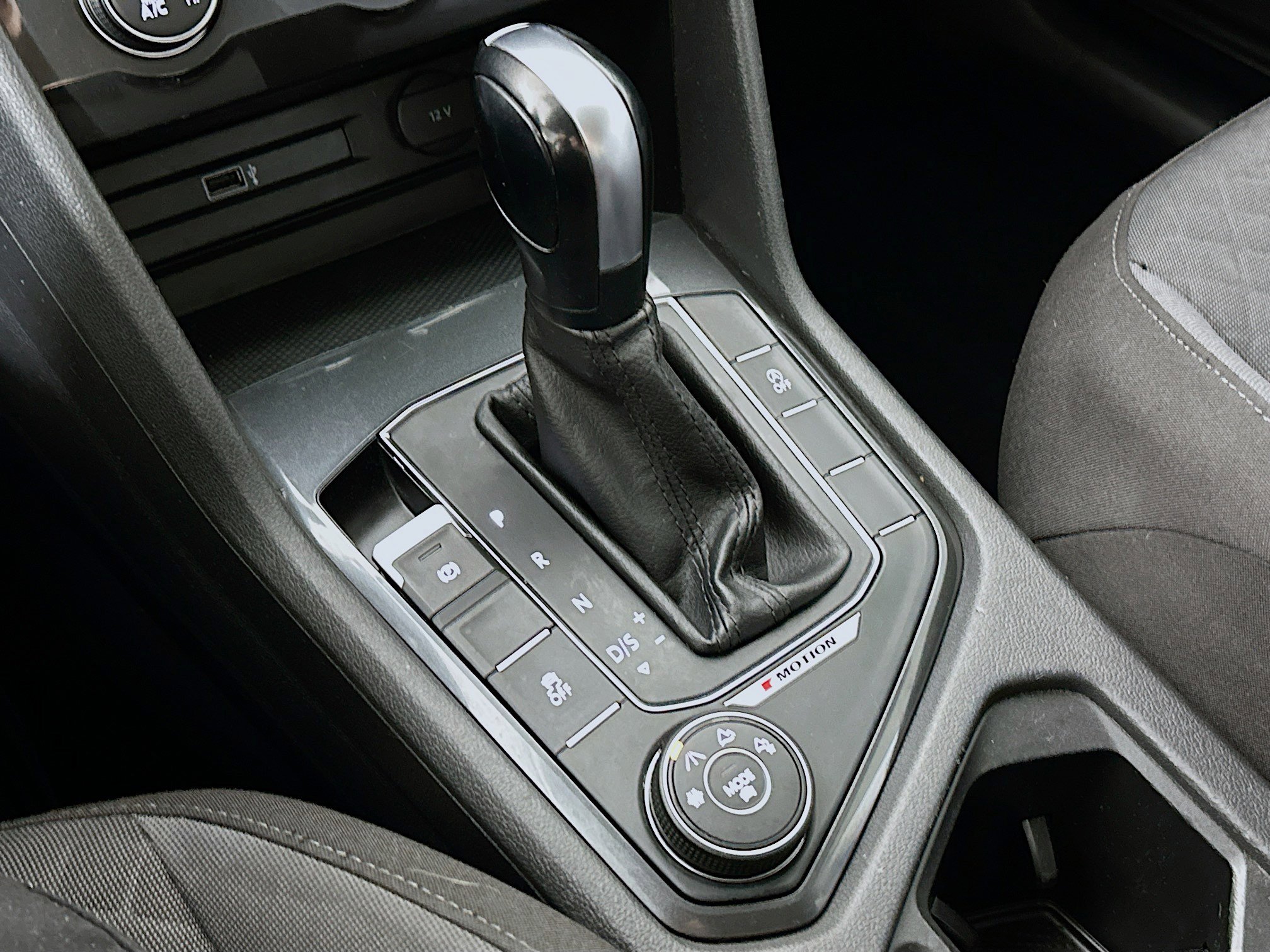 Used 2018 Volkswagen Tiguan S AWD/4WD image 16